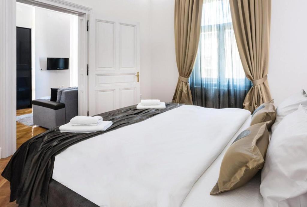Lux Nice City Center With Private Parking Zagreb Bagian luar foto